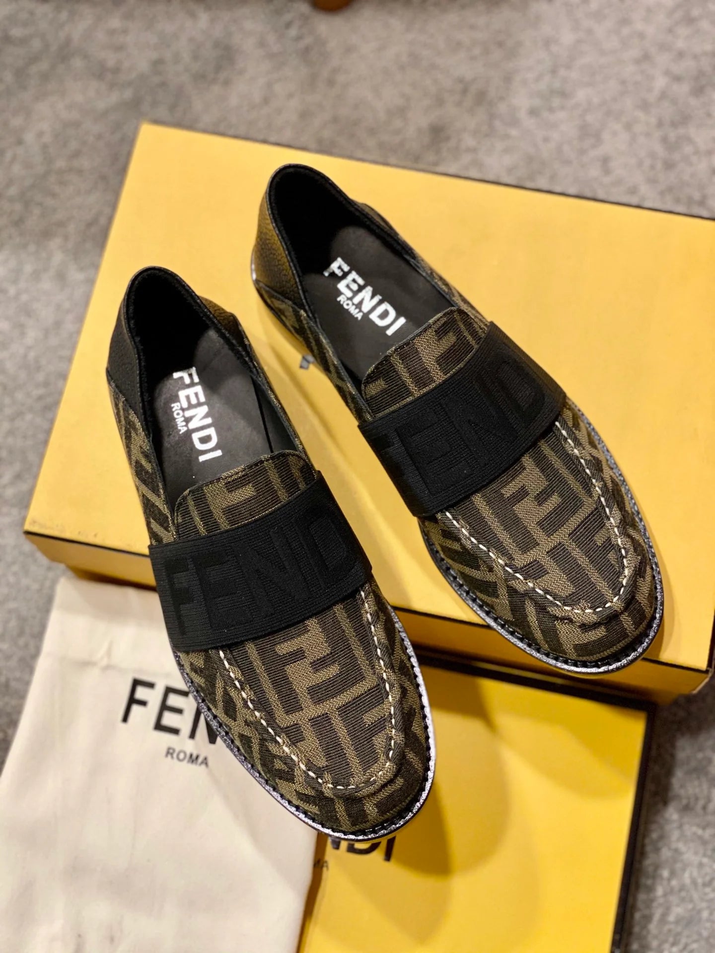 FENDI LOAFER