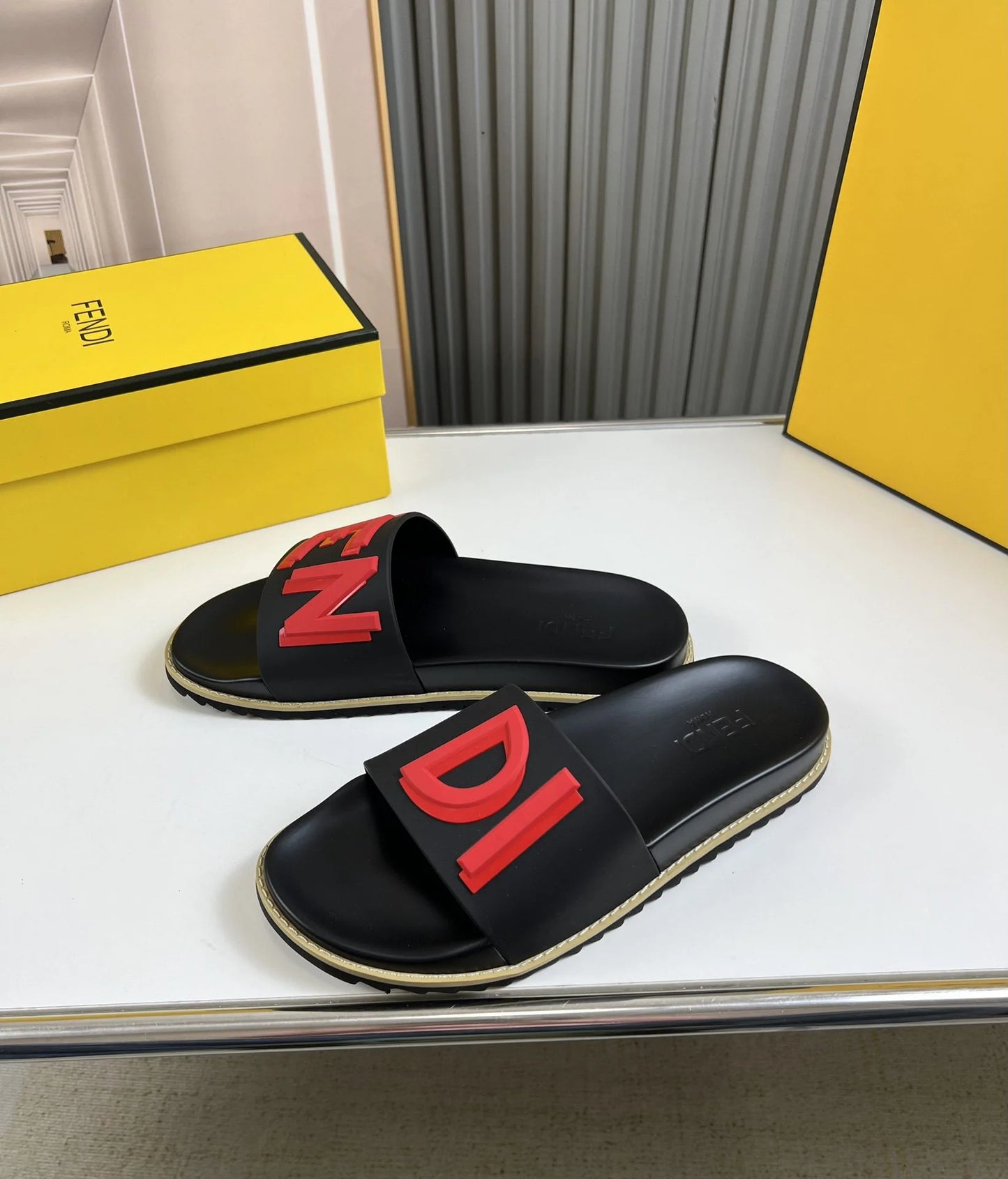 FENDI SANDAL