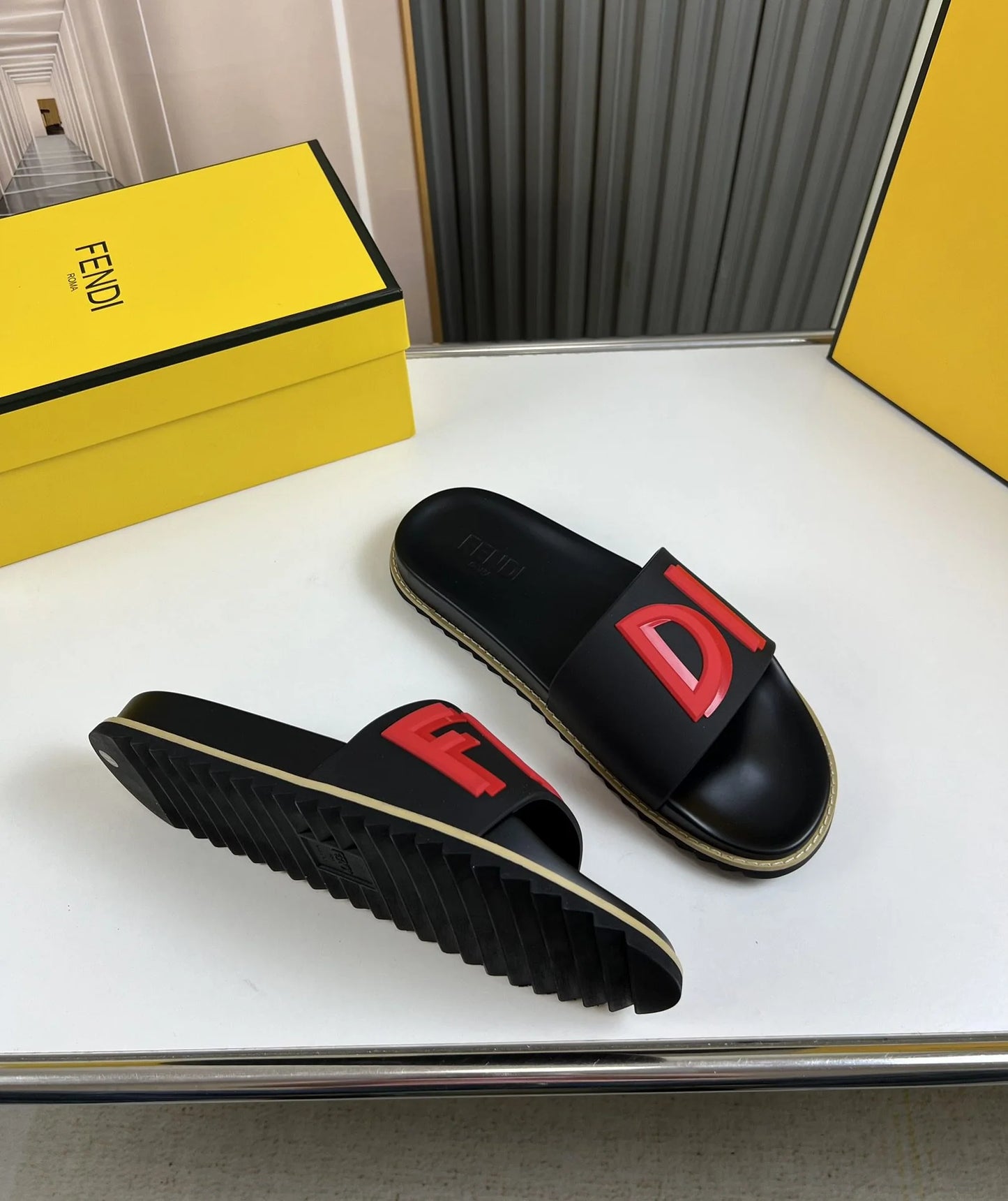 FENDI SANDAL