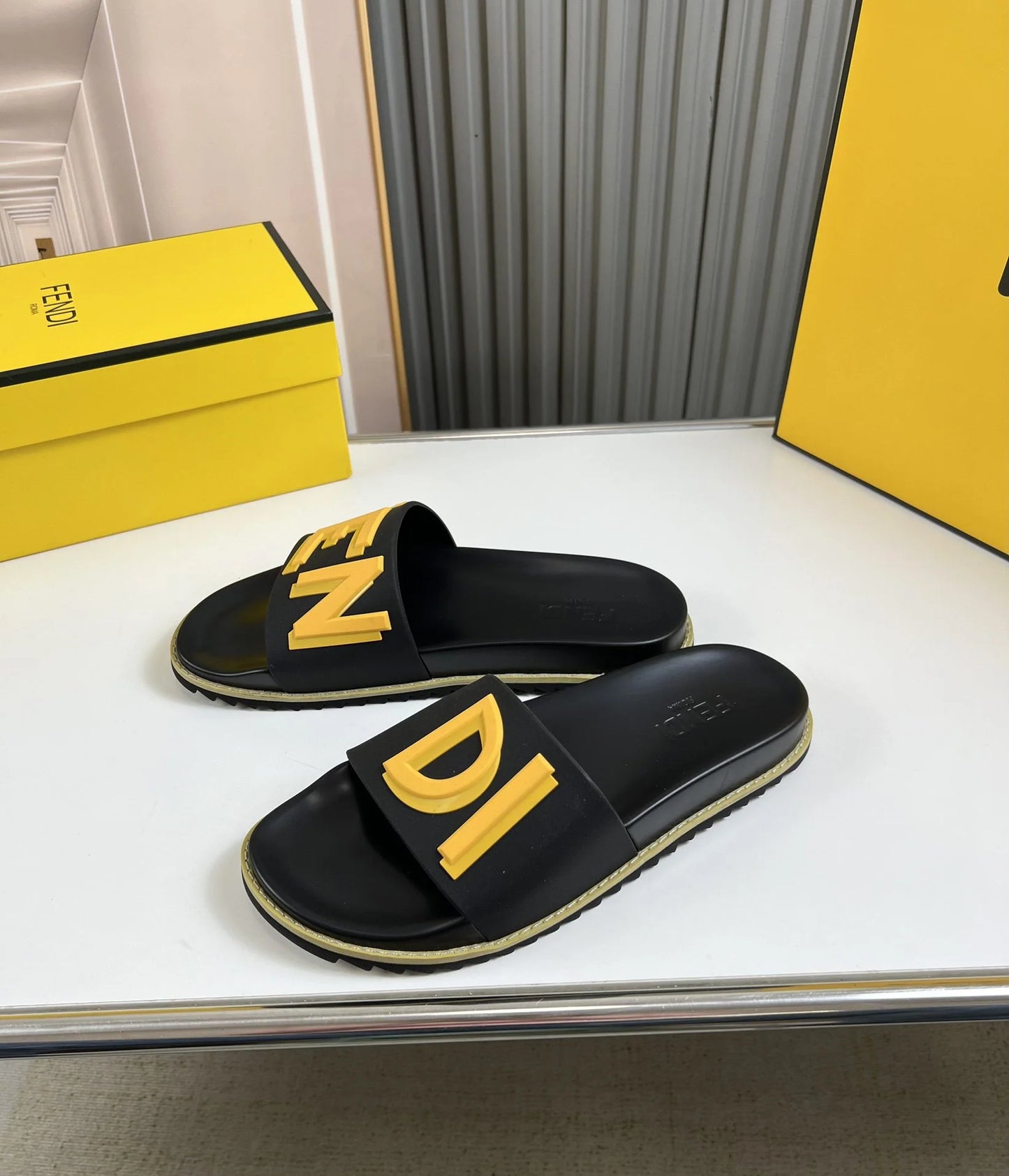 FENDI SANDAL