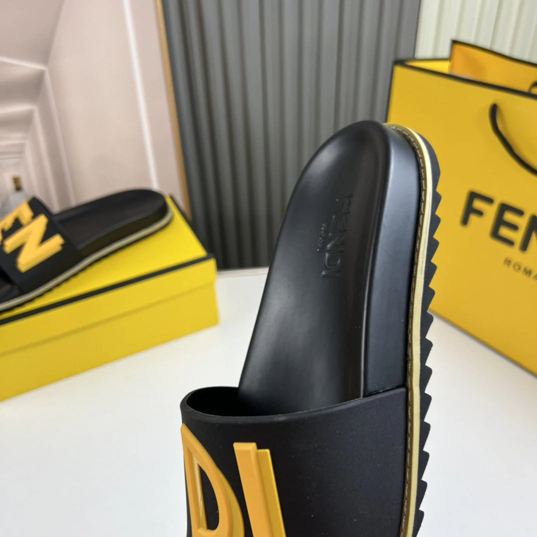 FENDI SANDAL