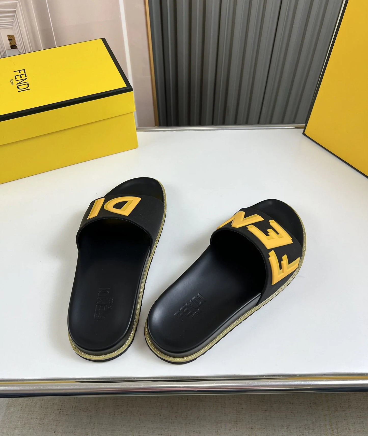 FENDI SANDAL