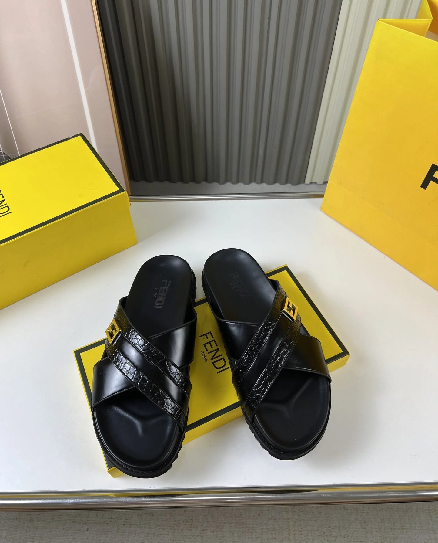 FENDI SANDAL