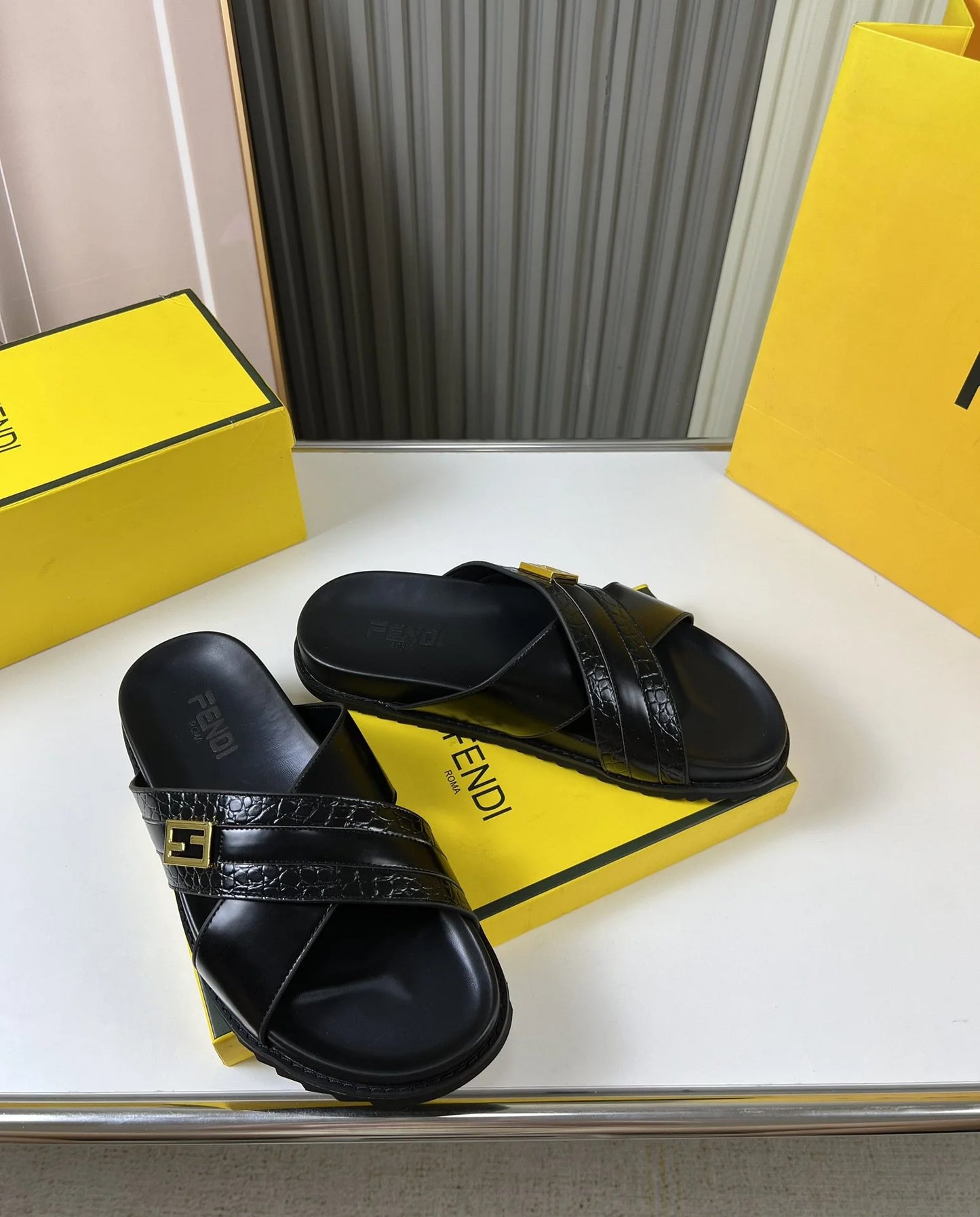 FENDI SANDAL