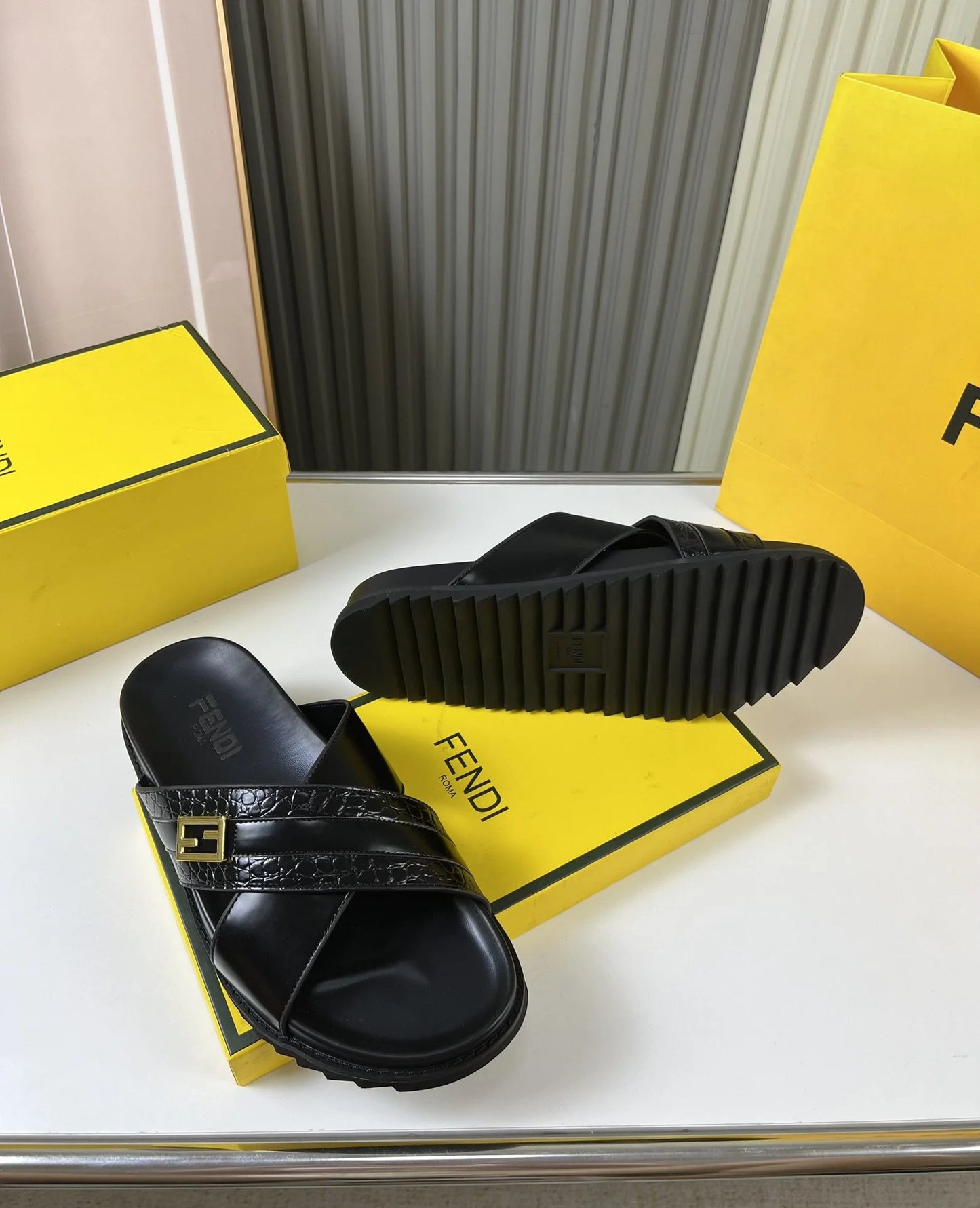 FENDI SANDAL