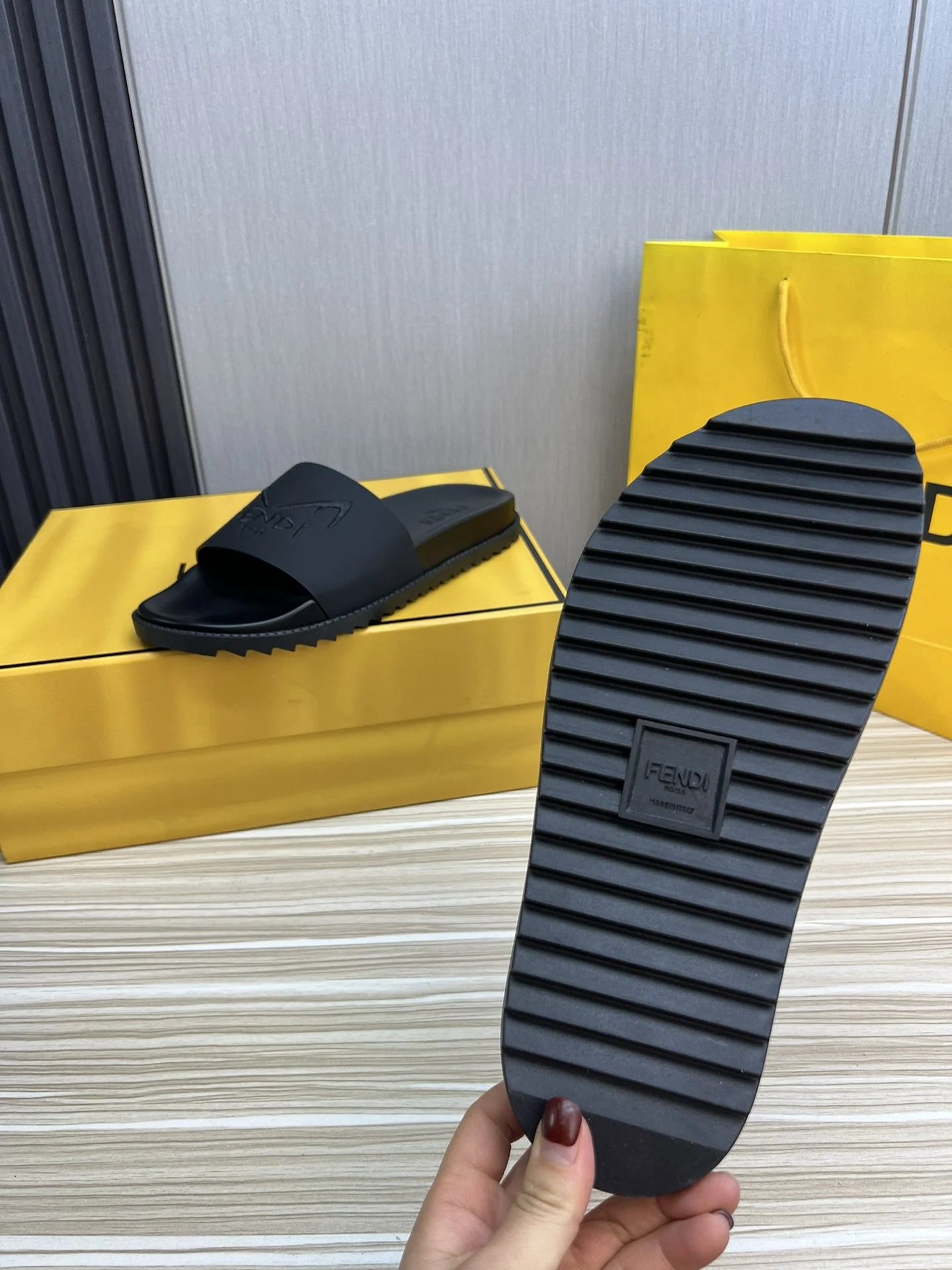FENDI SANDAL