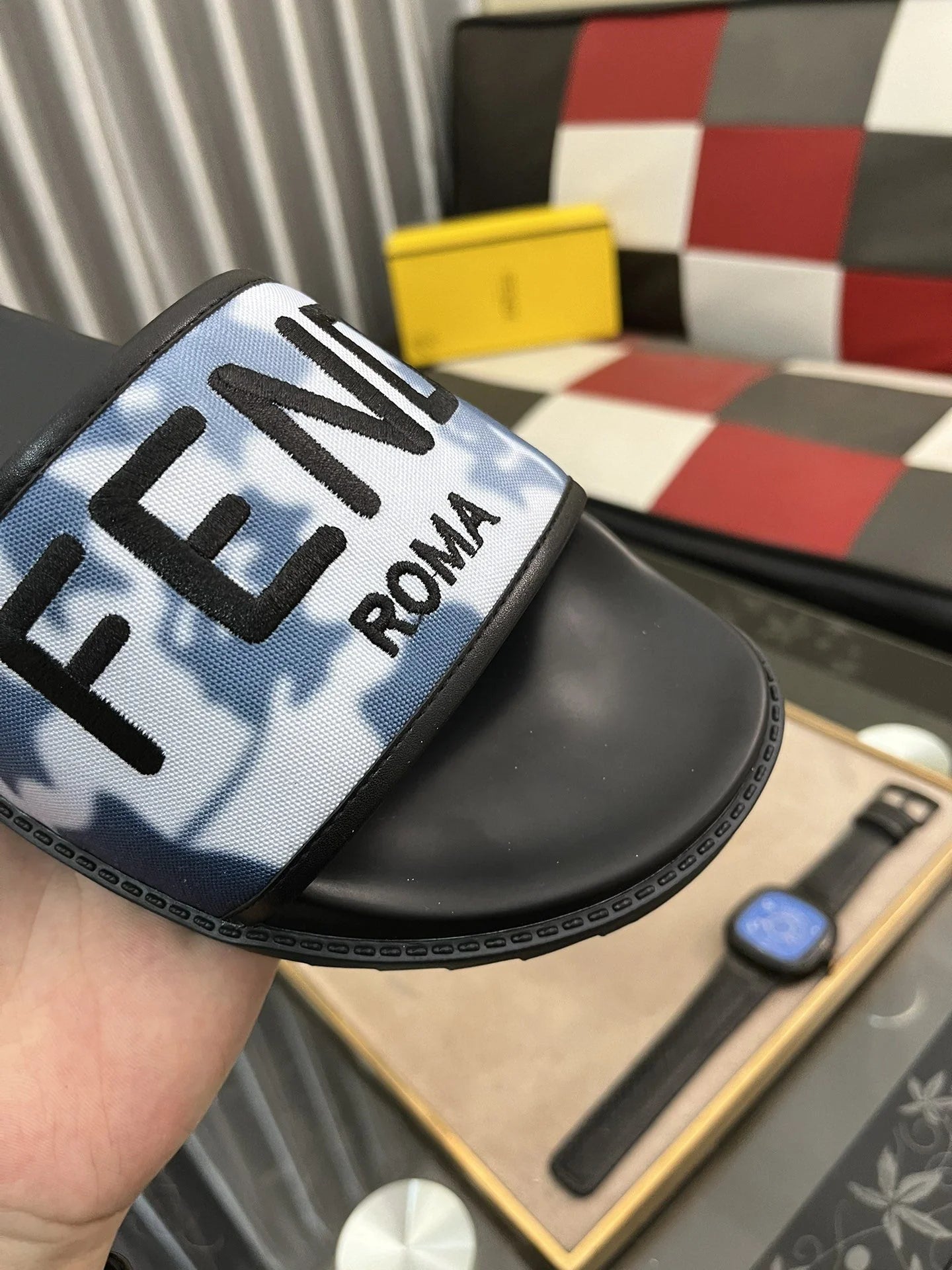 FENDI SANDAL