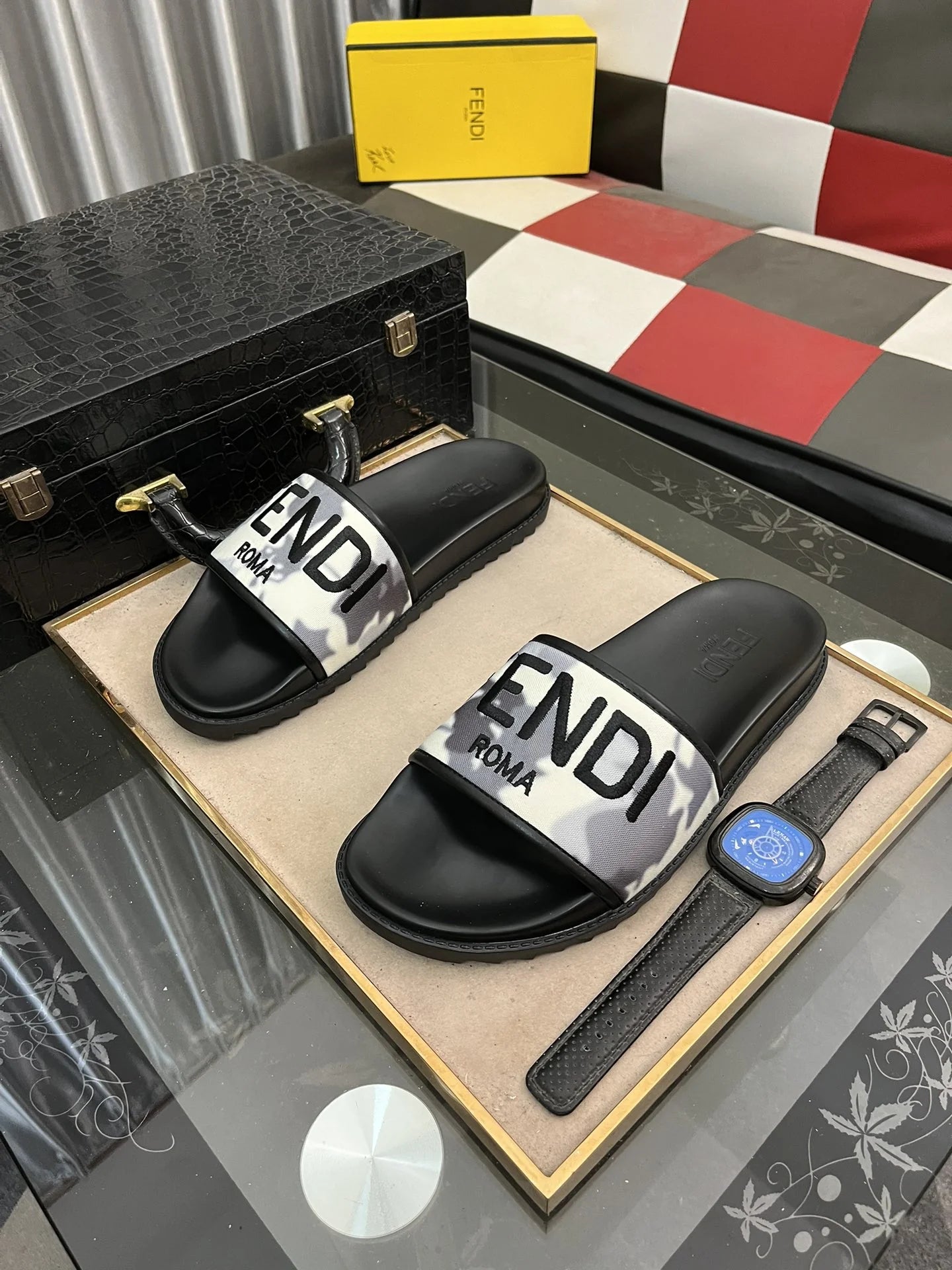 FENDI SANDAL