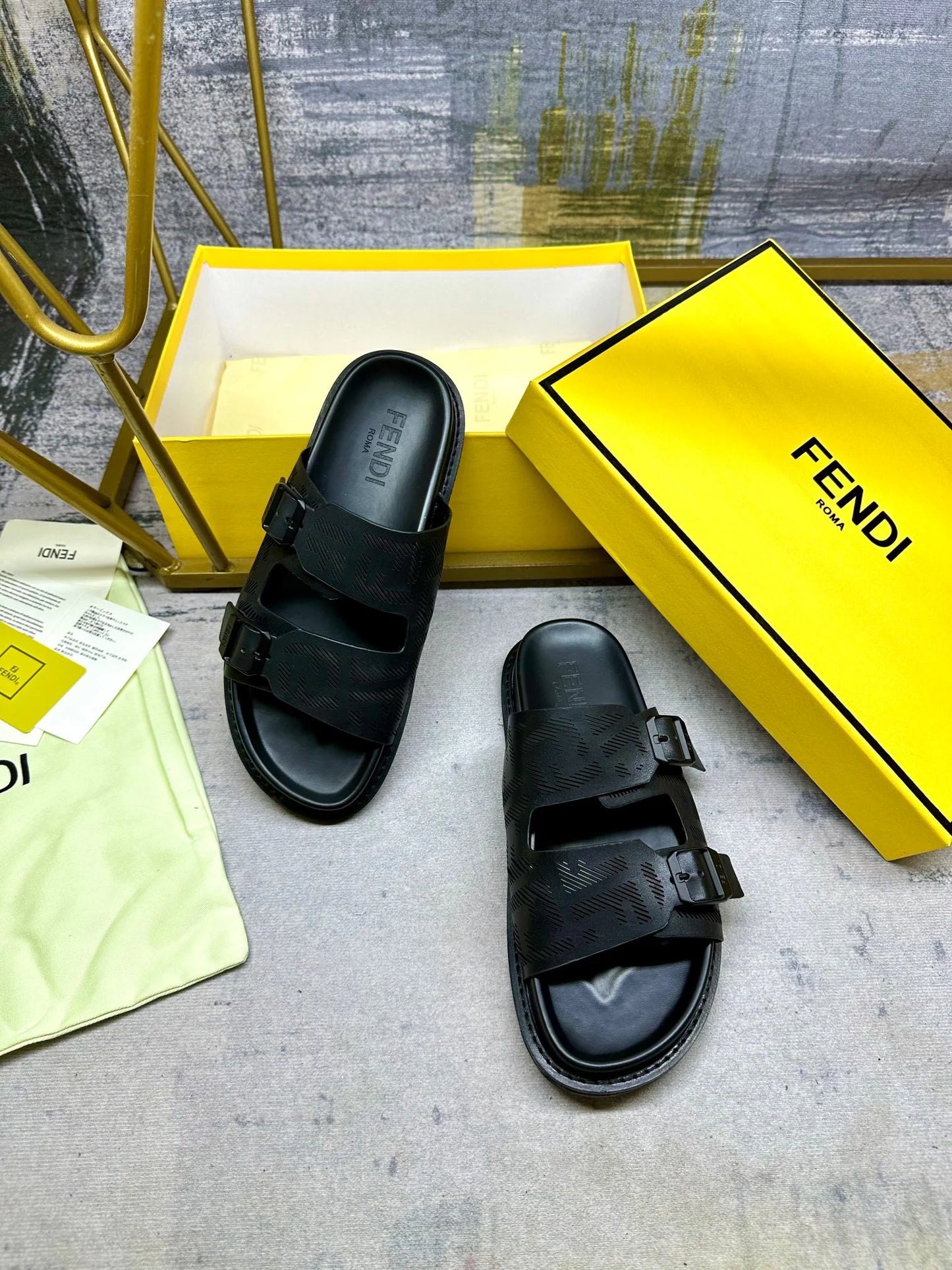 FENDI SANDAL