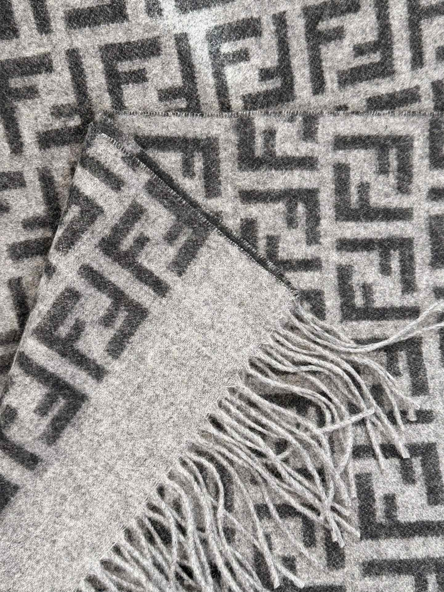 FENDI SCARF