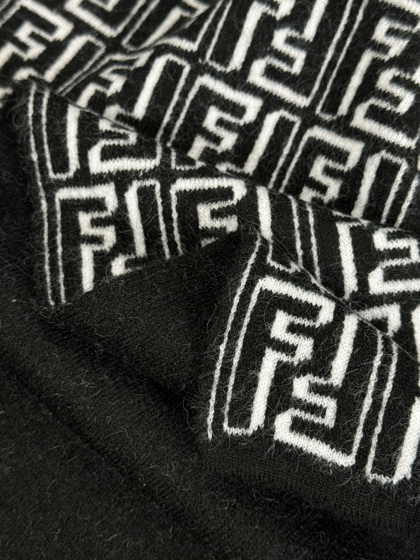 FENDI SCARF