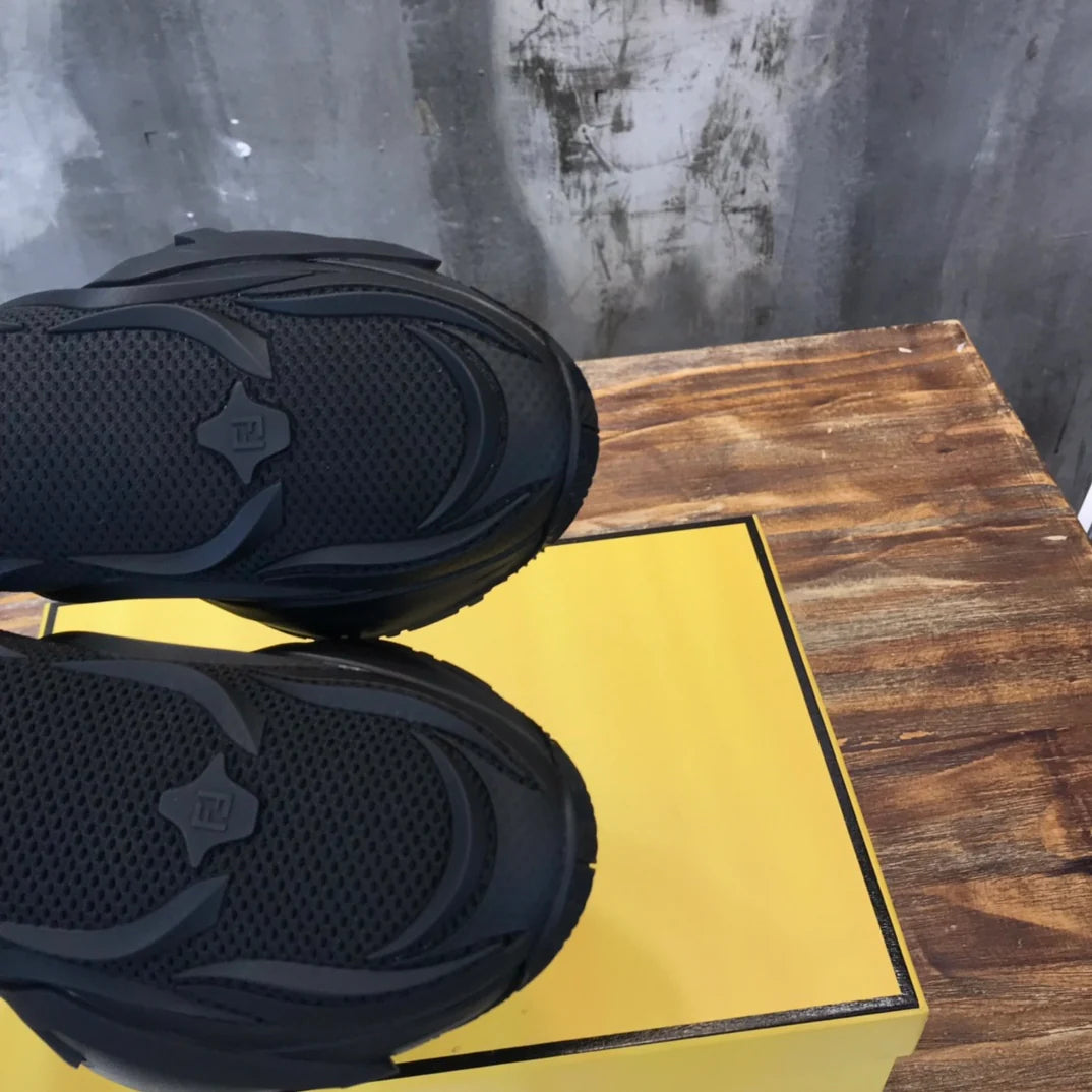 FENDI SNEAKER