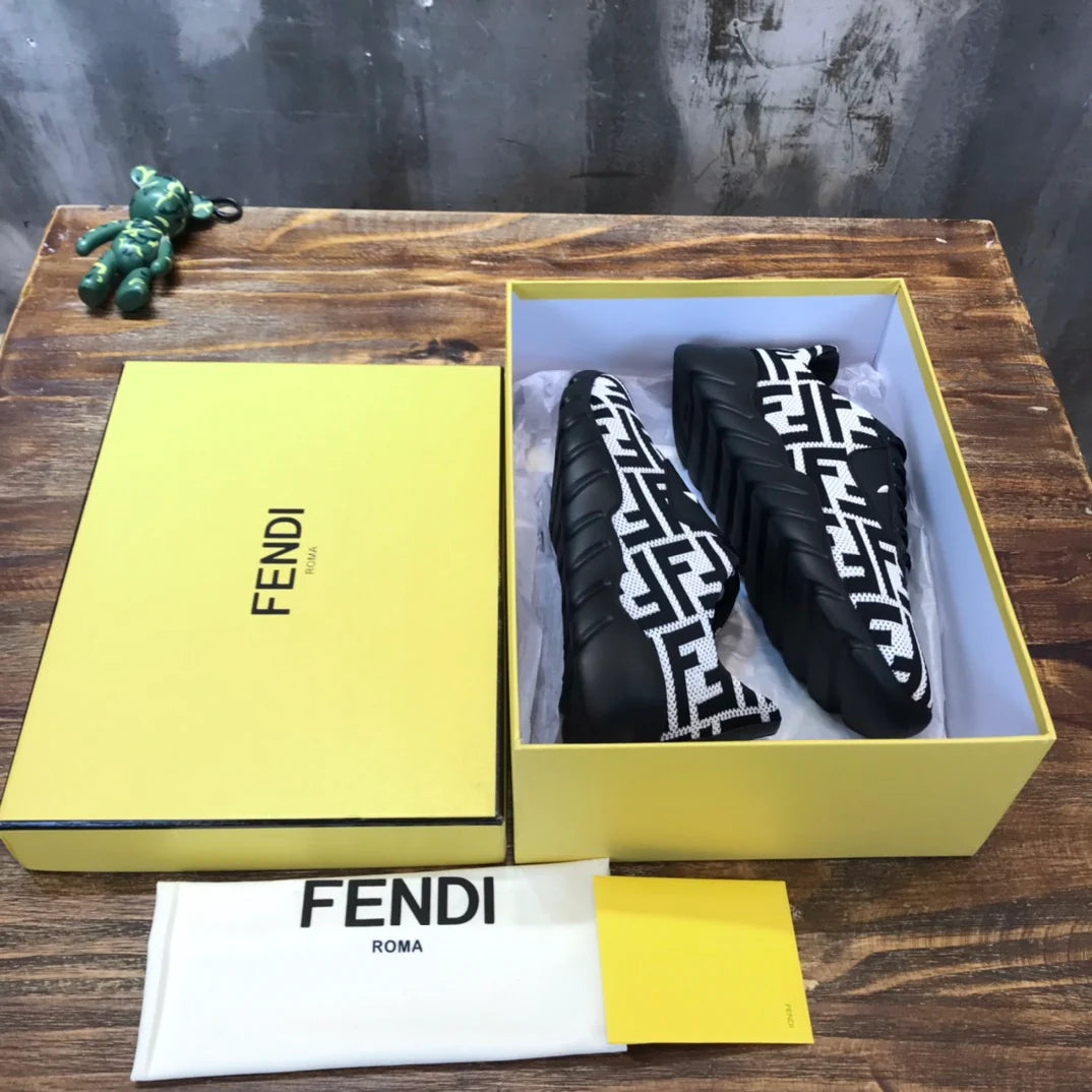 FENDI SNEAKER