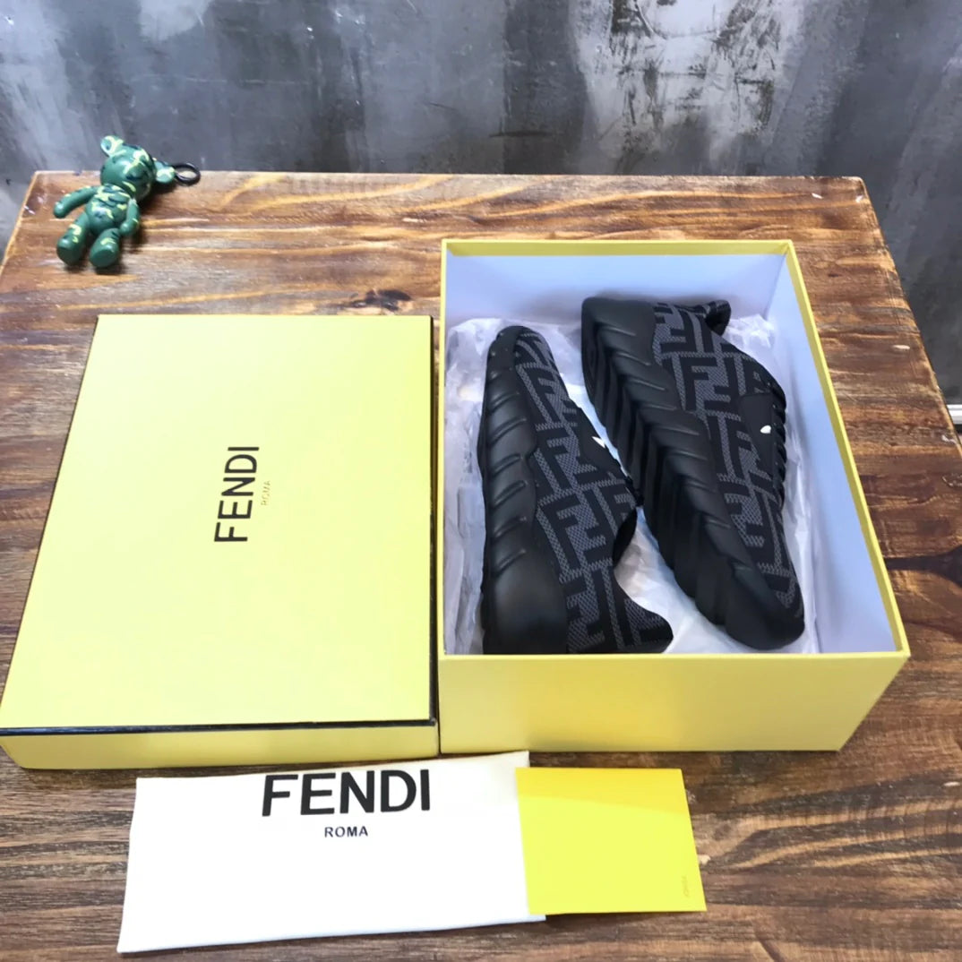 FENDI SNEAKER