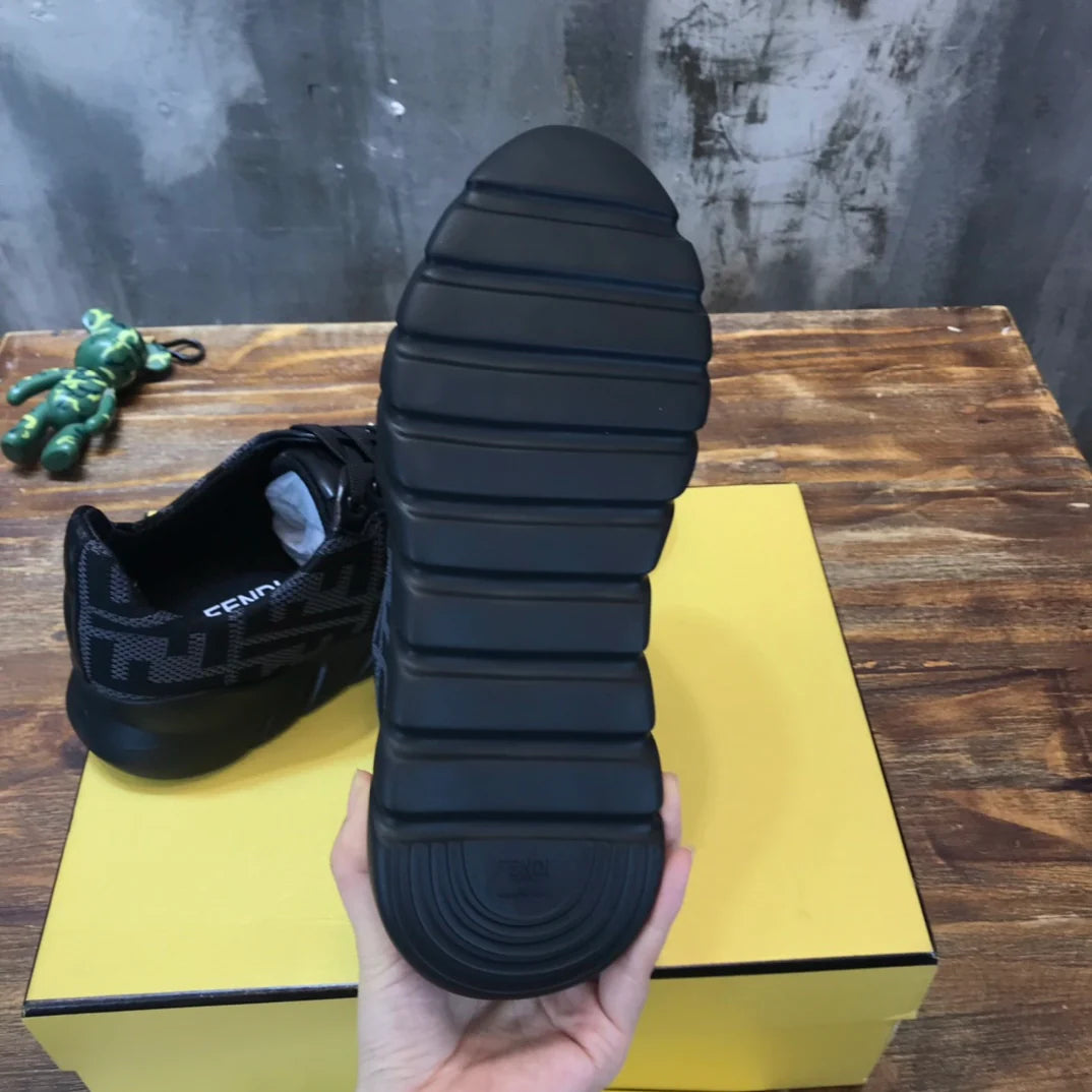 FENDI SNEAKER