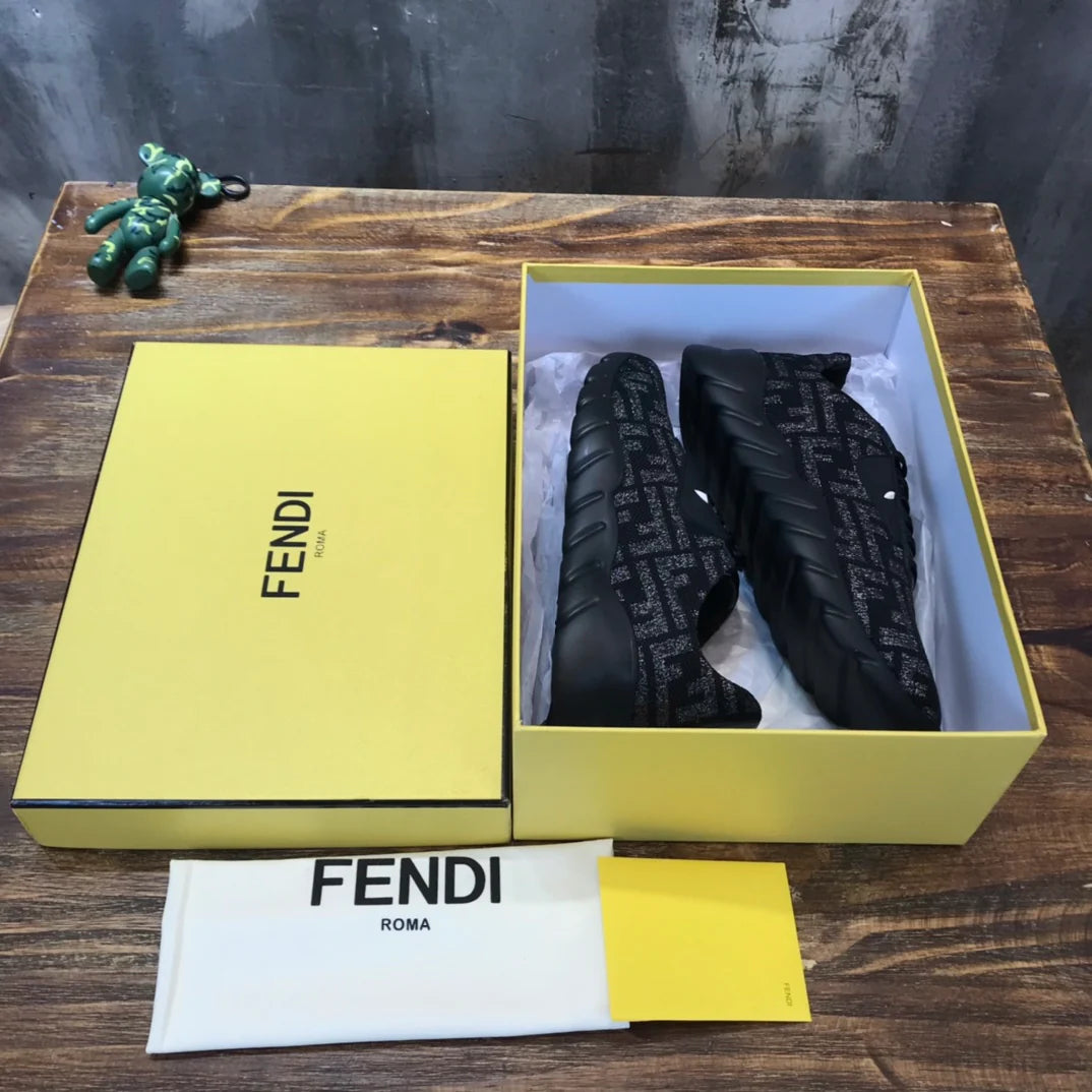 FENDI SNEAKER