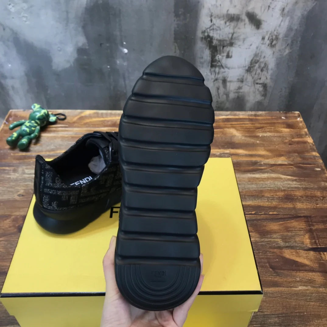 FENDI SNEAKER
