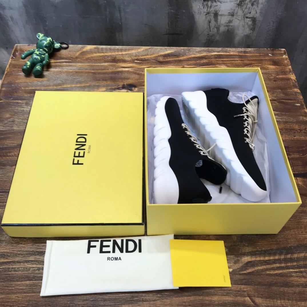 FENDI SNEAKER