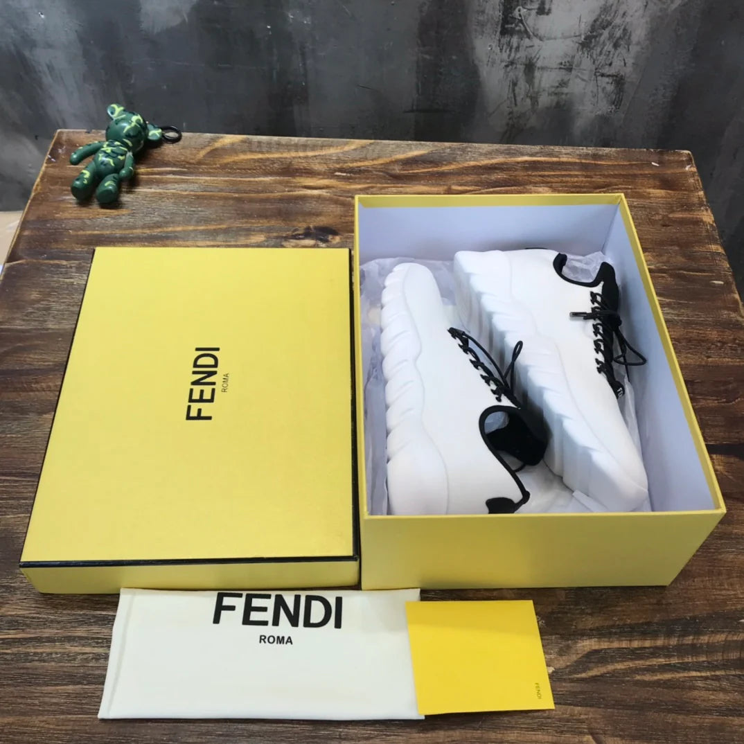 FENDI SNEAKER