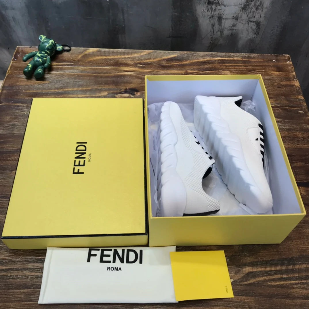 FENDI SNEAKER