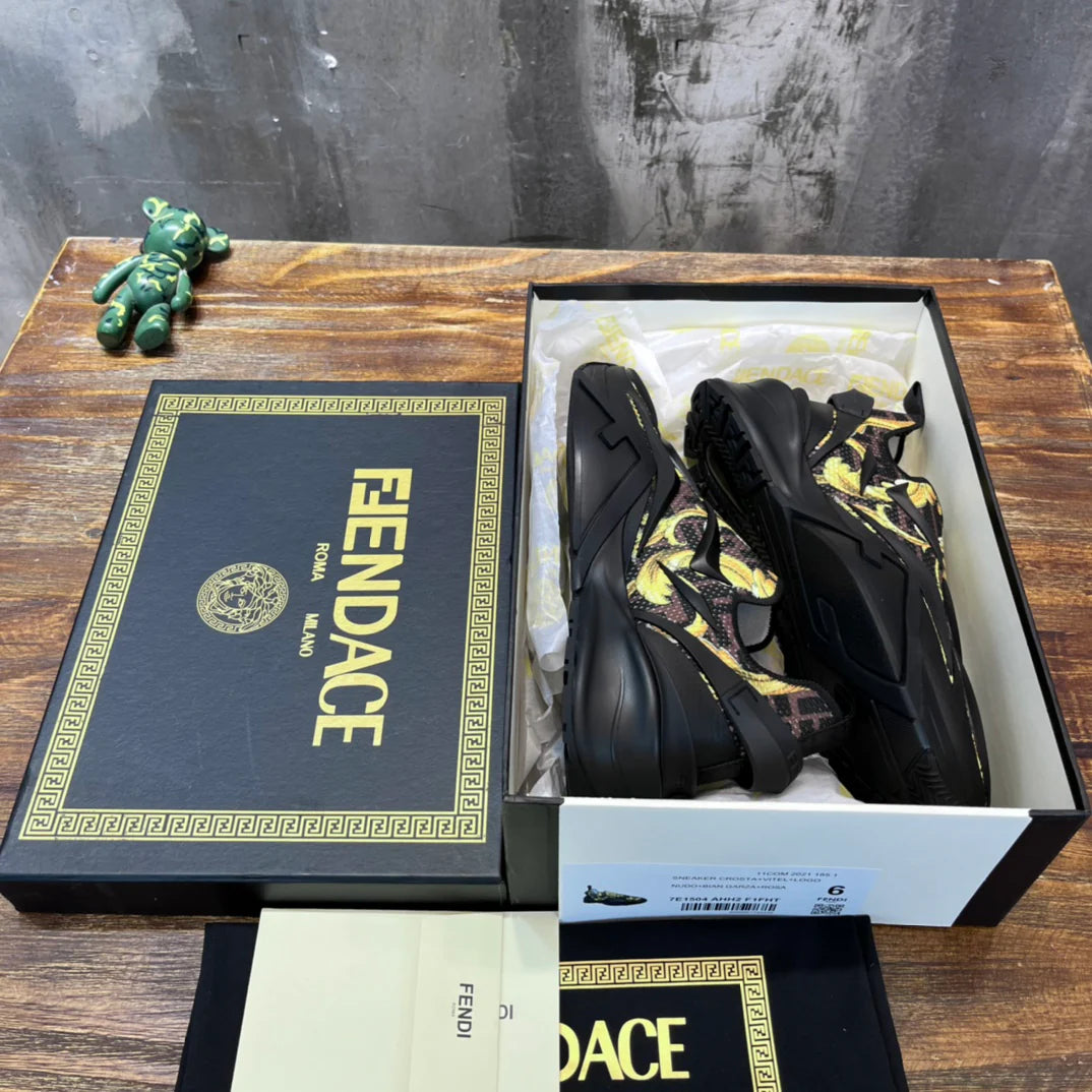 FENDI SNEAKER
