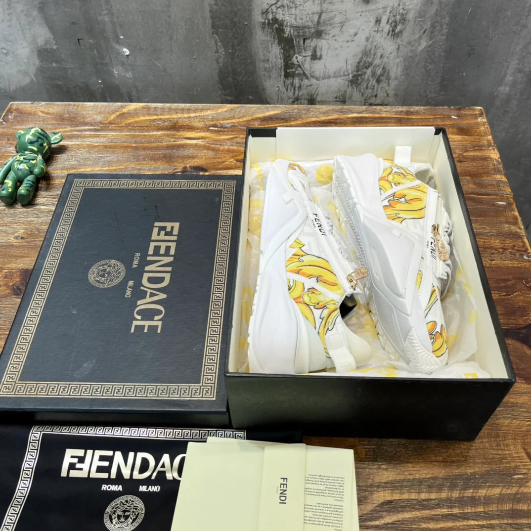 FENDI SNEAKER