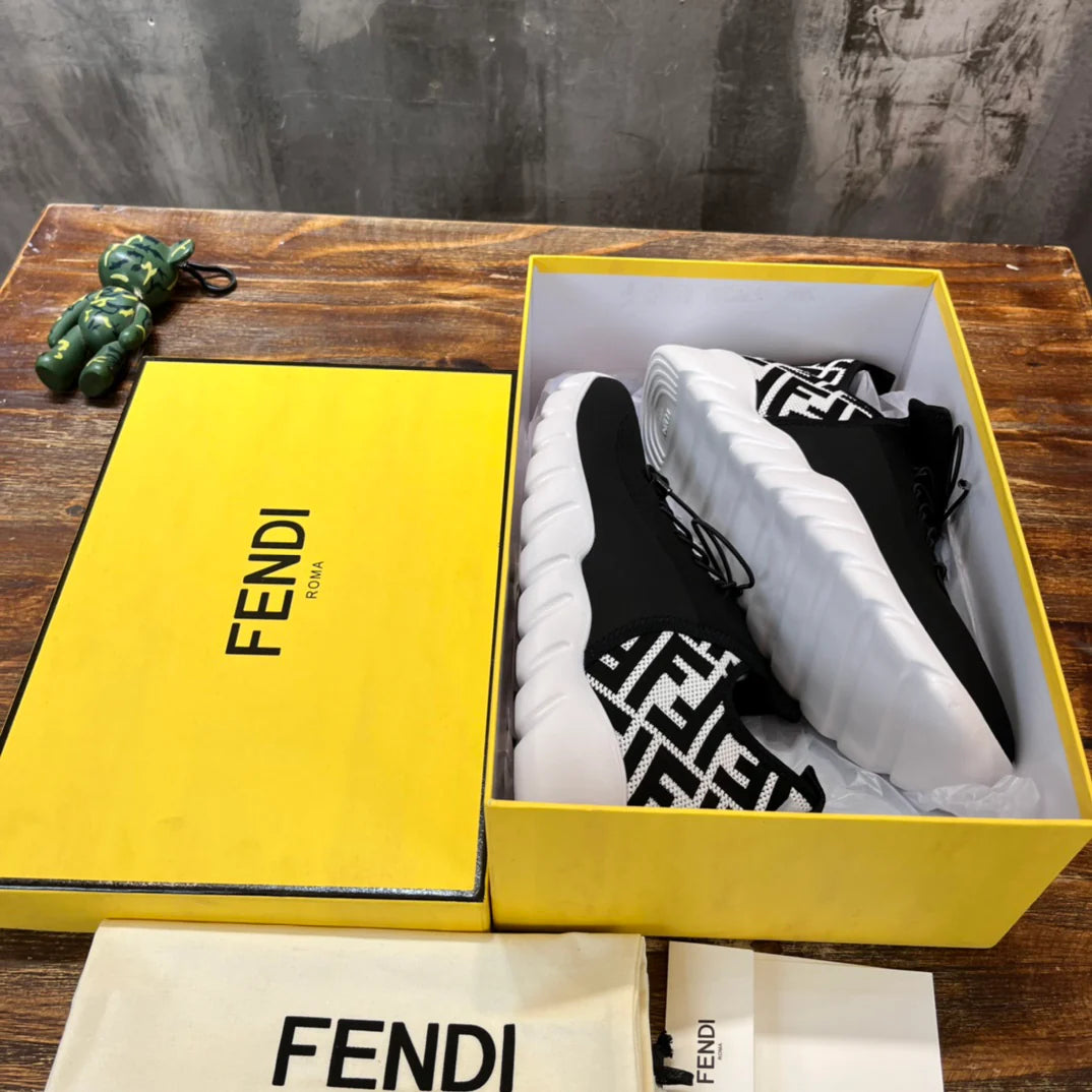 FENDI SNEAKER