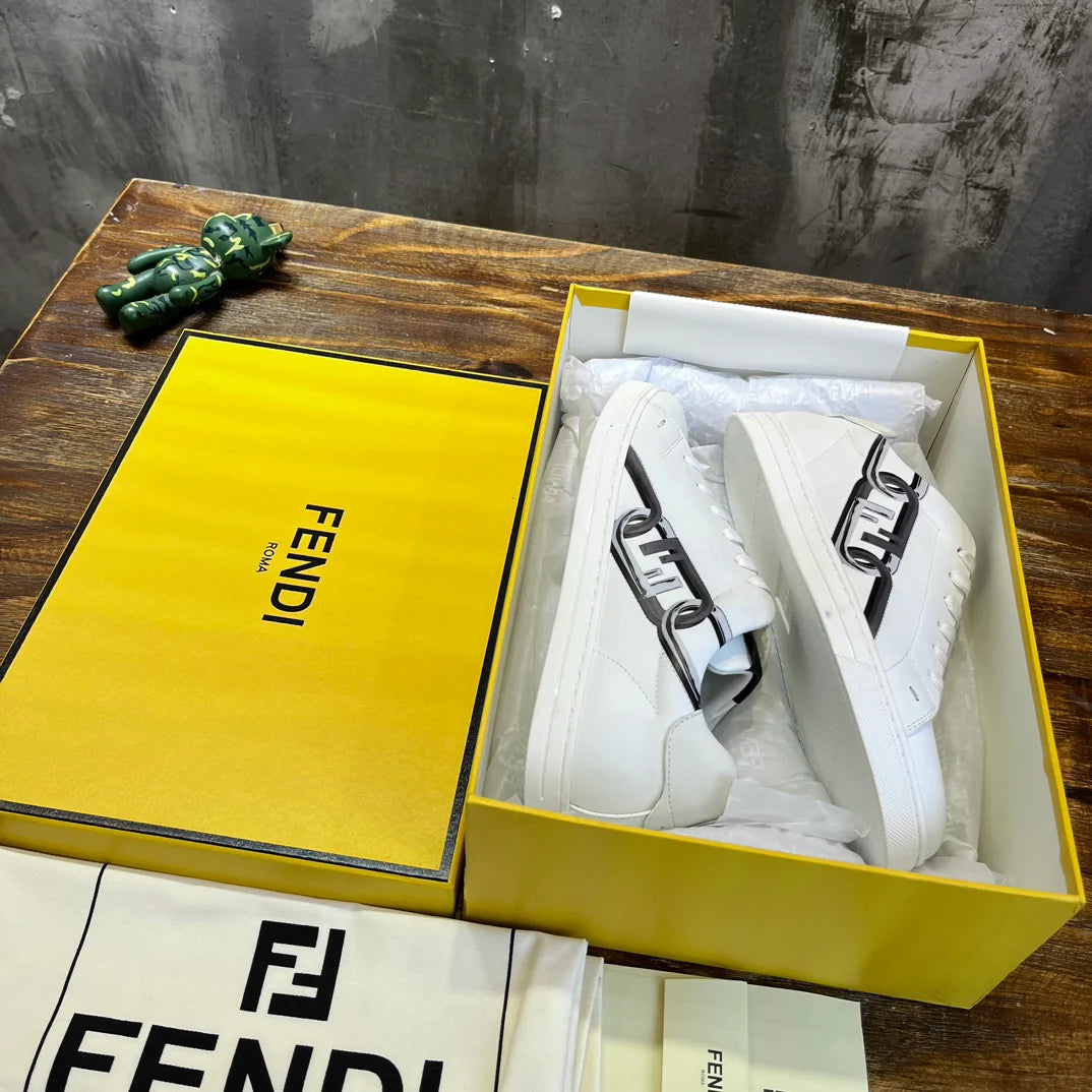 FENDI SNEAKER