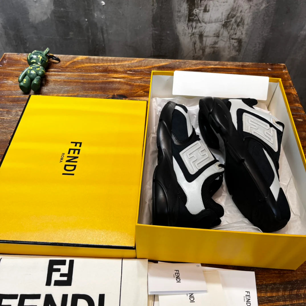 FENDI SNEAKER
