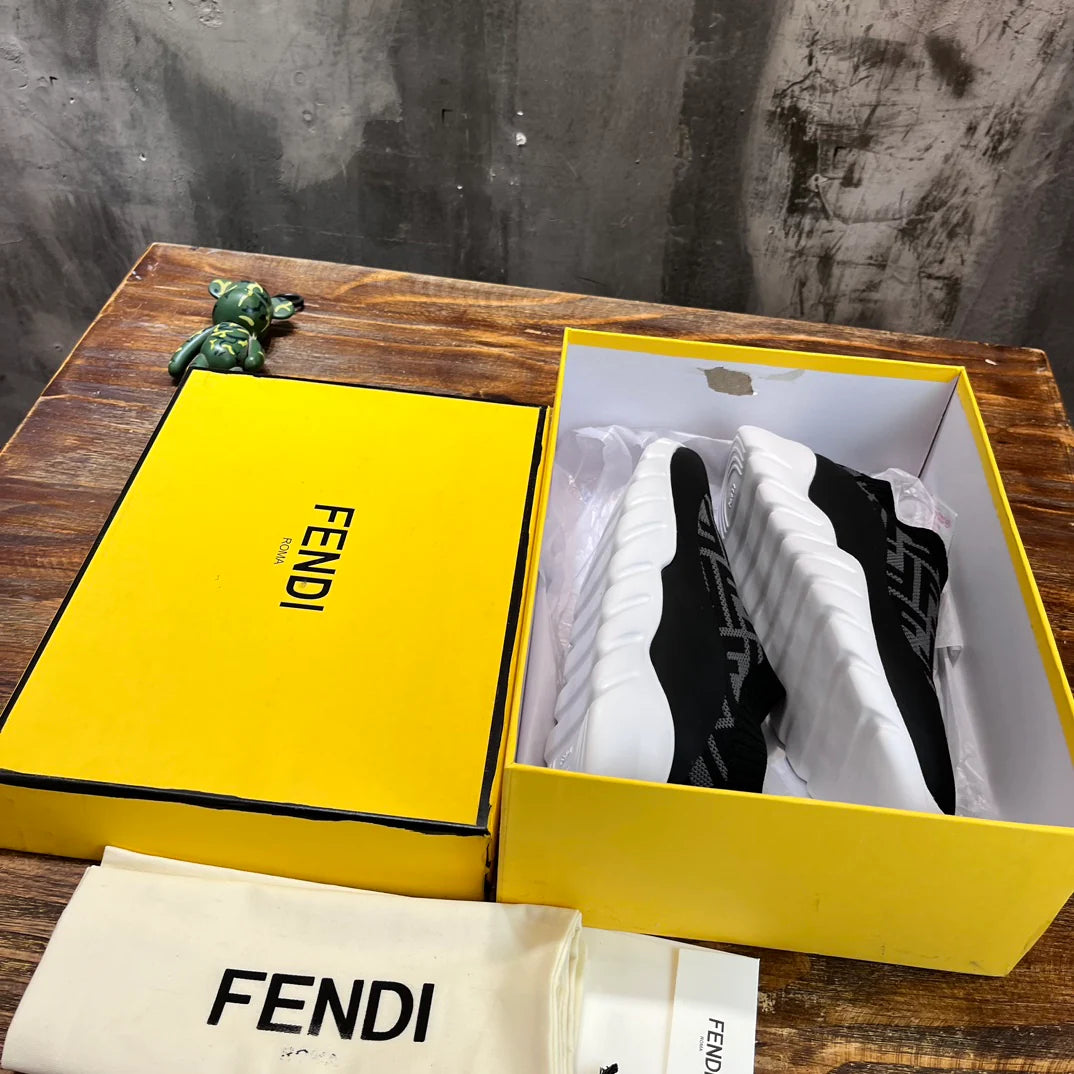 FENDI SNEAKER