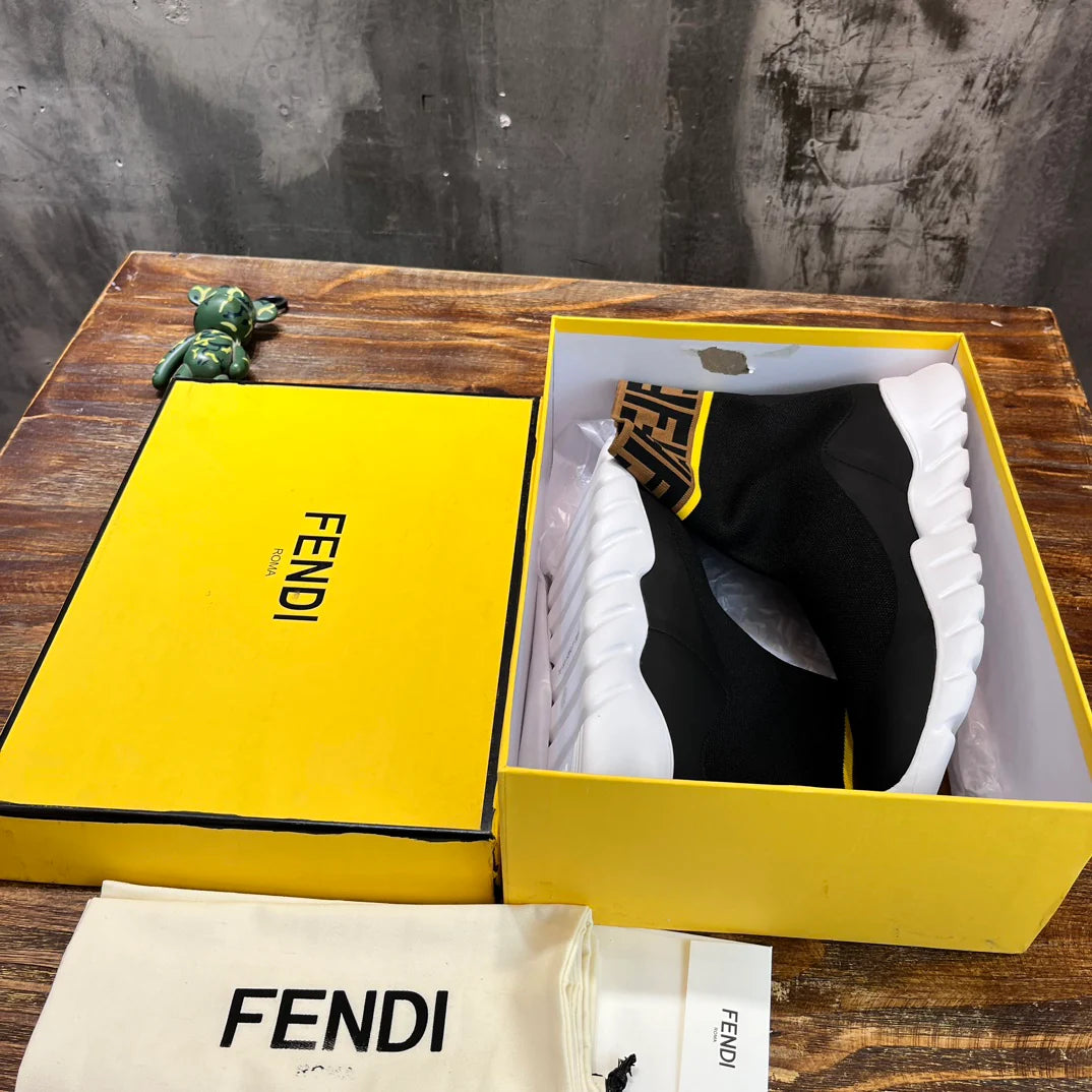 FENDI SNEAKER