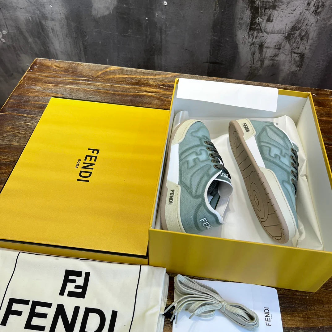 FENDI SNEAKER