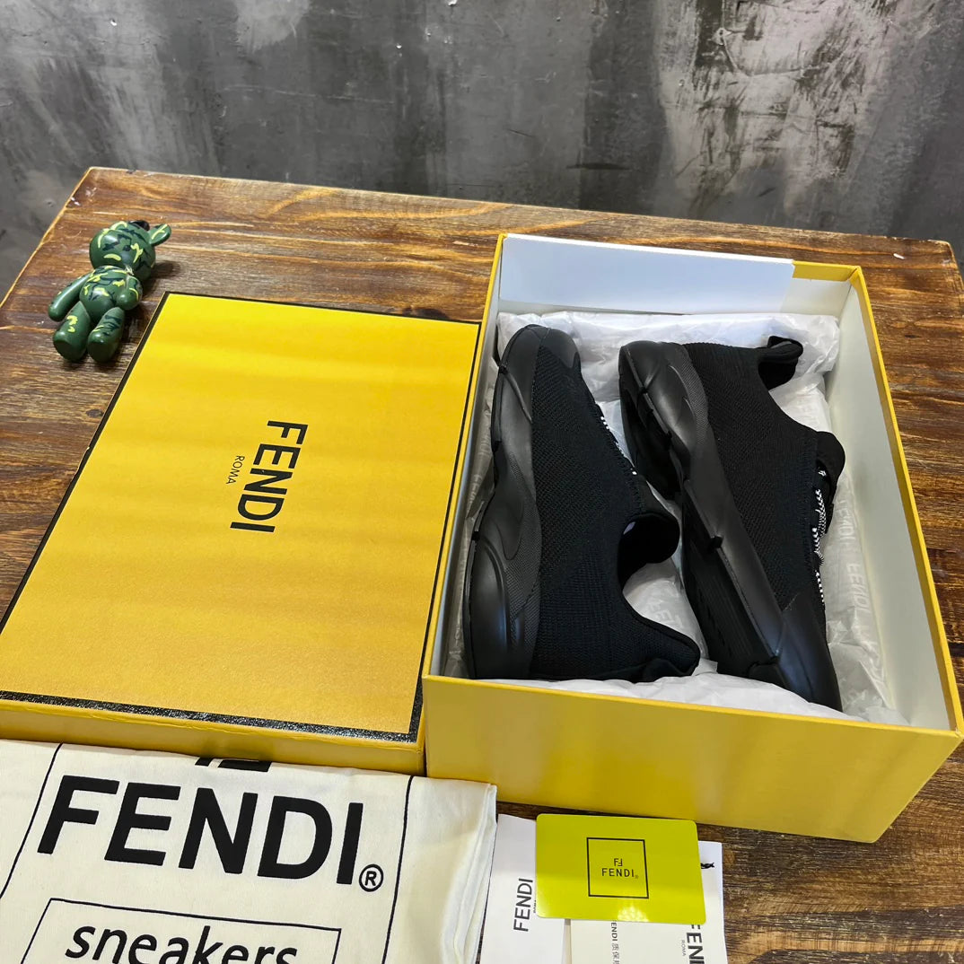 FENDI SNEAKER