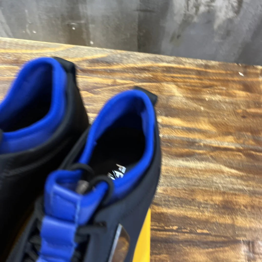 FENDI SNEAKER