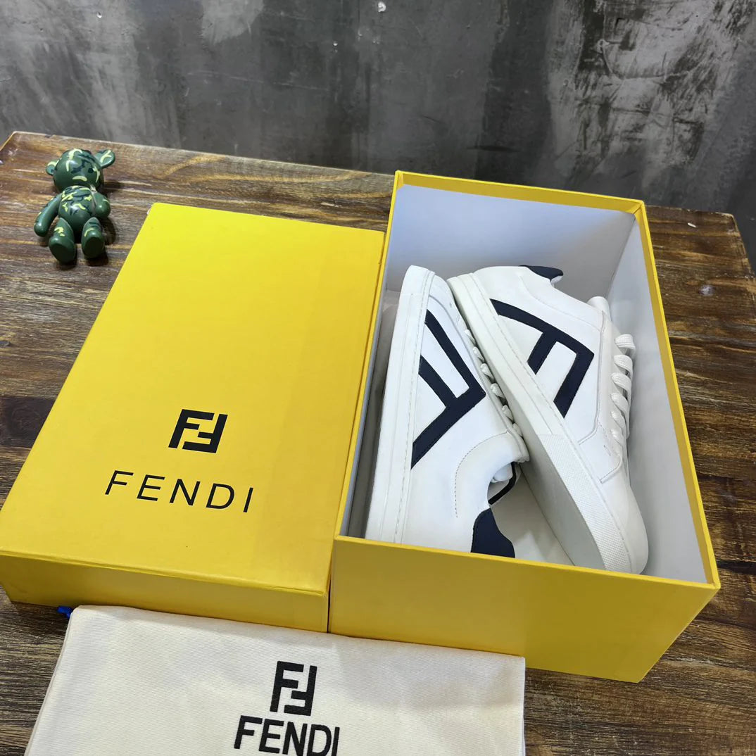 FENDI SNEAKER