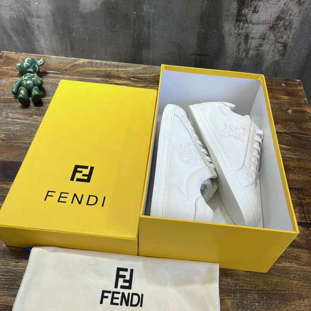 FENDI SNEAKER