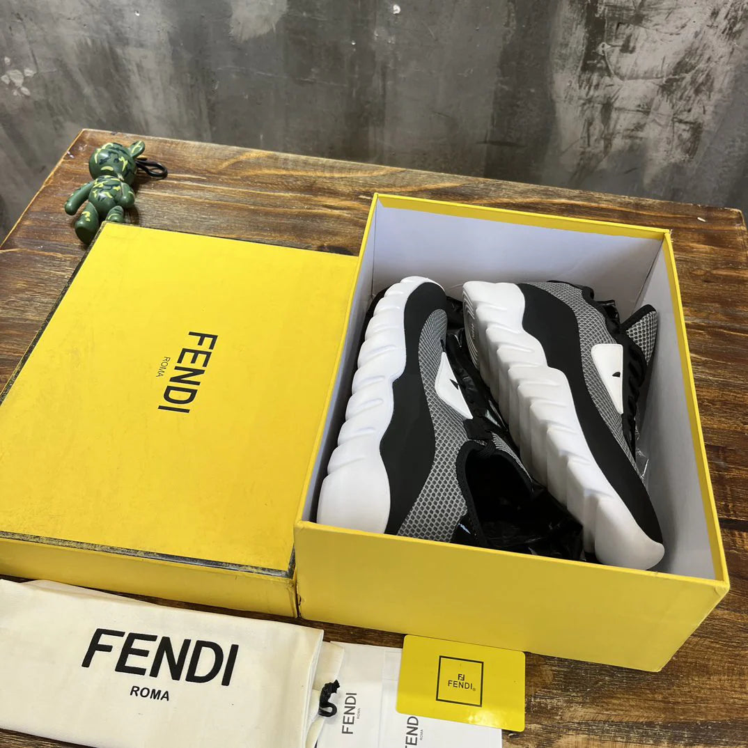 FENDI SNEAKER