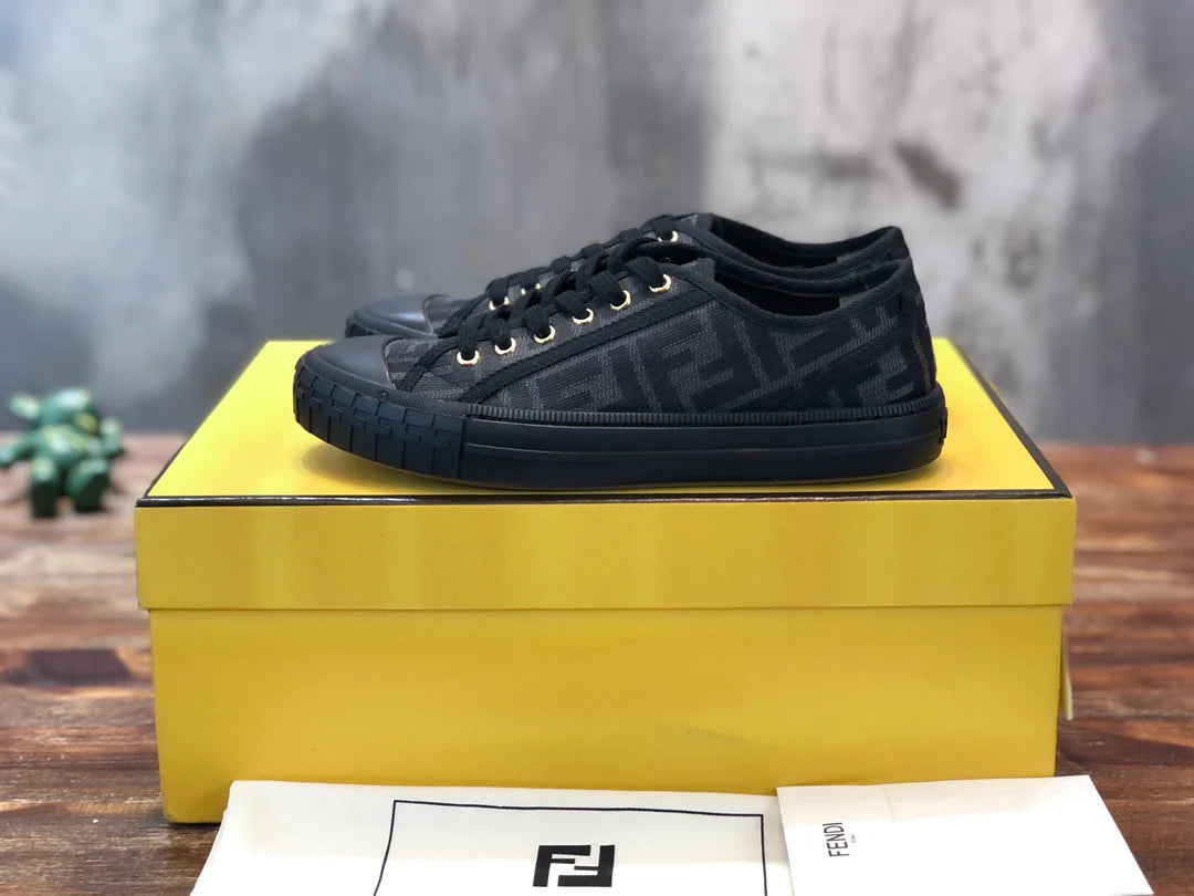 FENDI SNEAKER