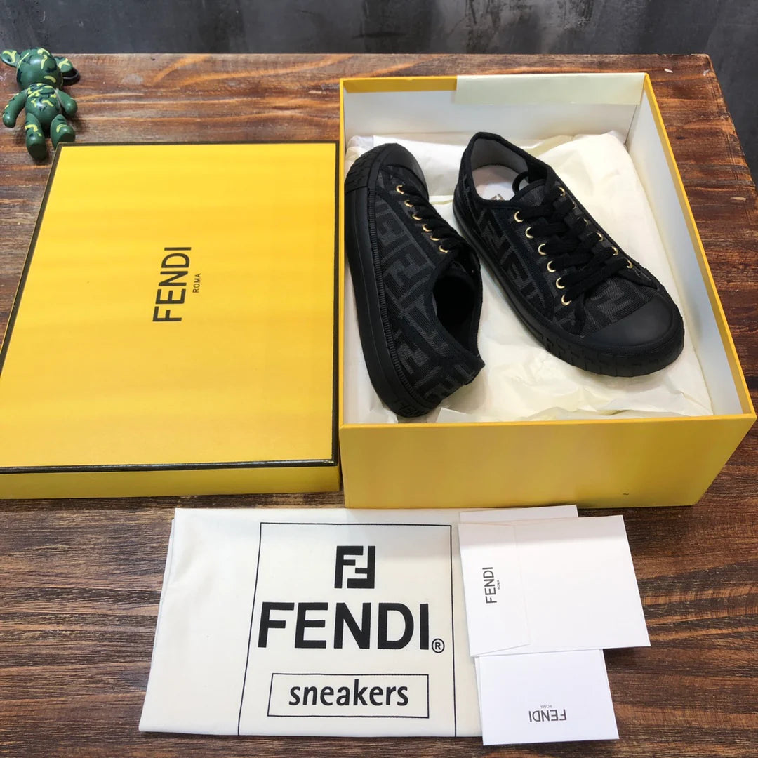 FENDI SNEAKER