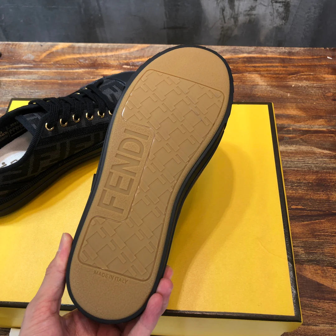 FENDI SNEAKER