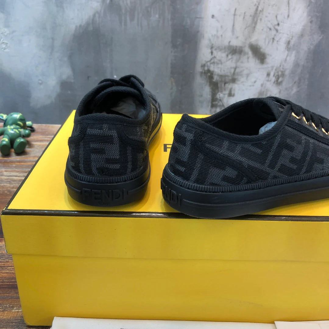 FENDI SNEAKER