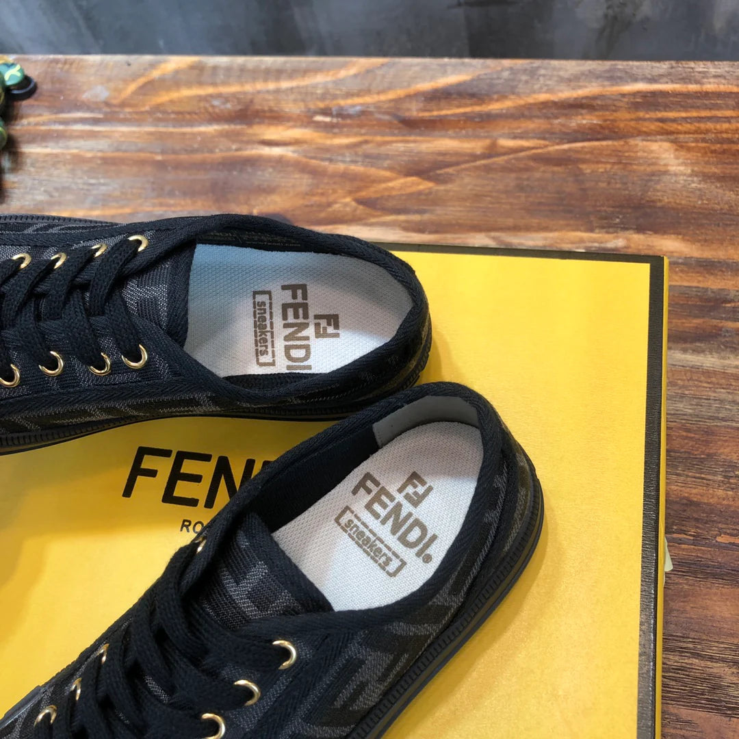 FENDI SNEAKER