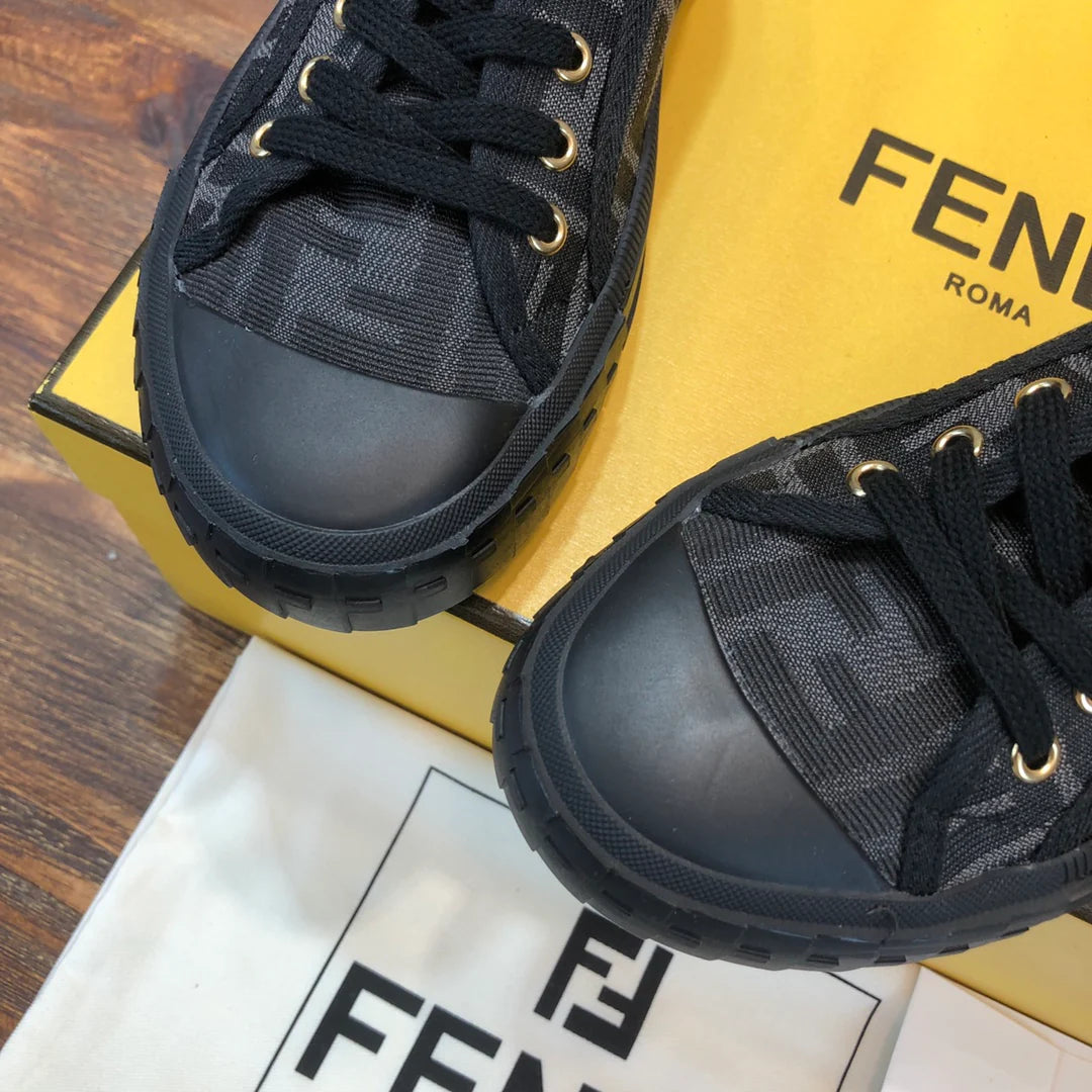 FENDI SNEAKER