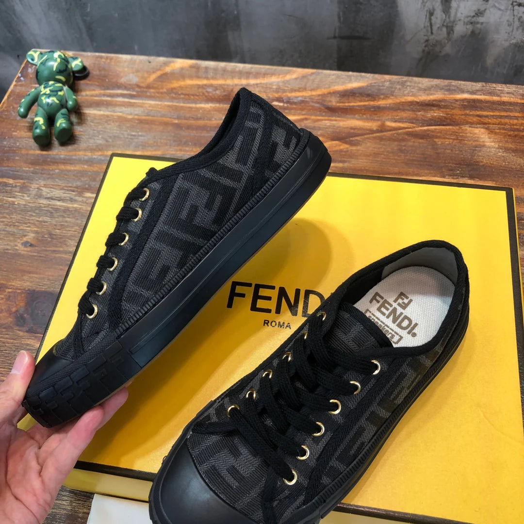 FENDI SNEAKER
