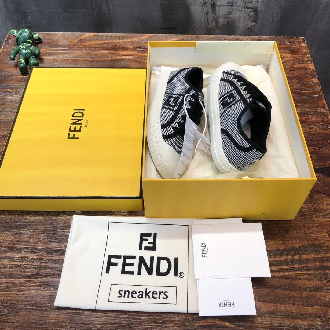 FENDI SNEAKER
