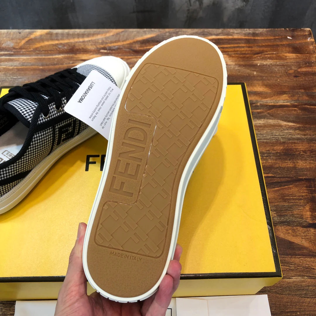 FENDI SNEAKER