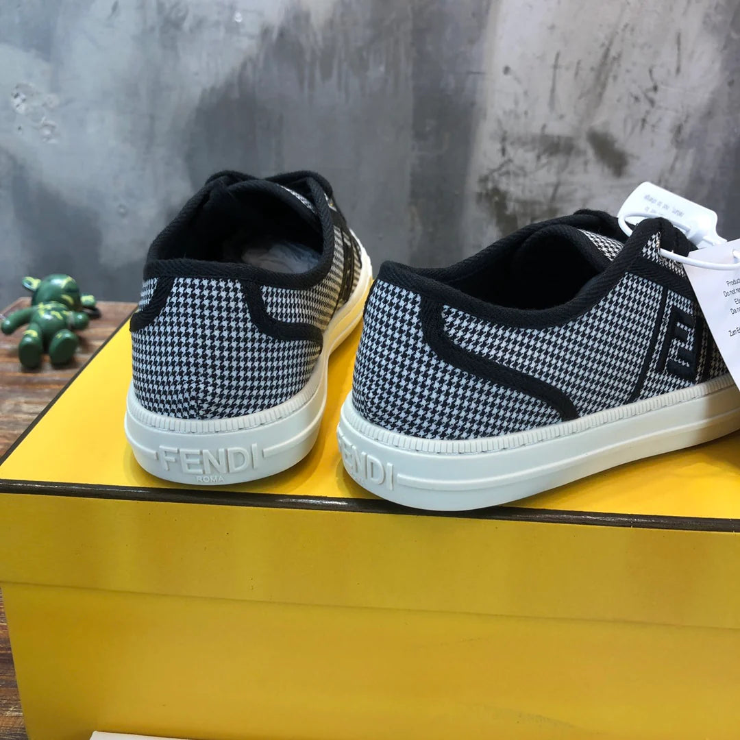FENDI SNEAKER