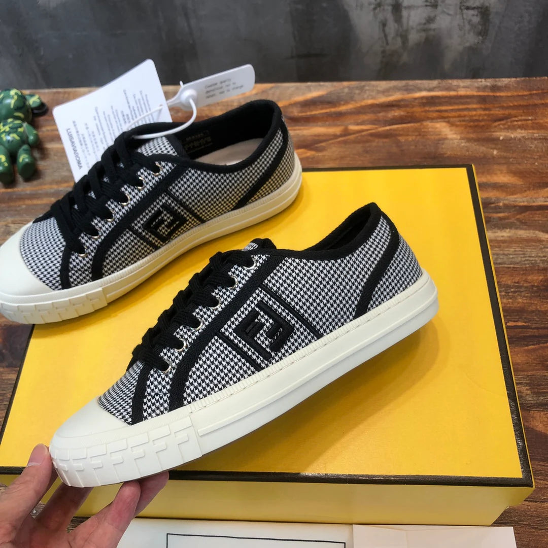 FENDI SNEAKER