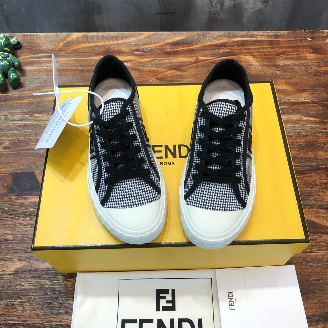 FENDI SNEAKER