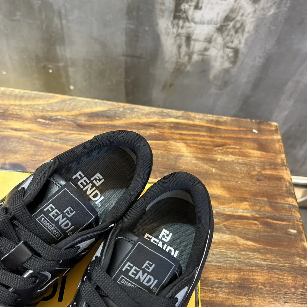 FENDI SNEAKER